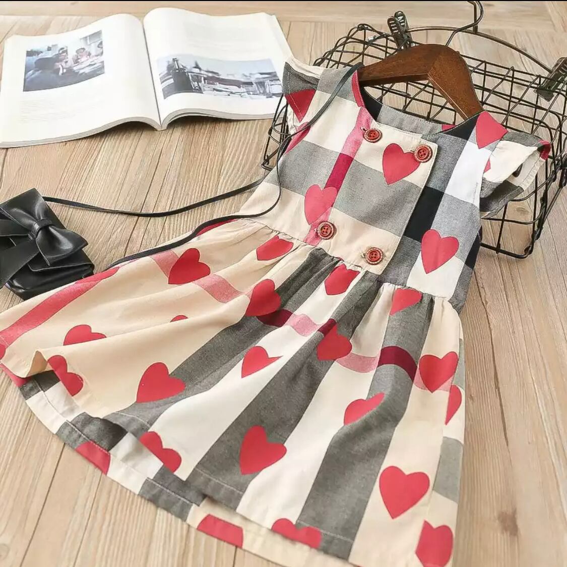 ハートチェックワンピース》》》》》海外子供服 ワンピース 春服 チェック ハート 女の子 赤 ベージュ