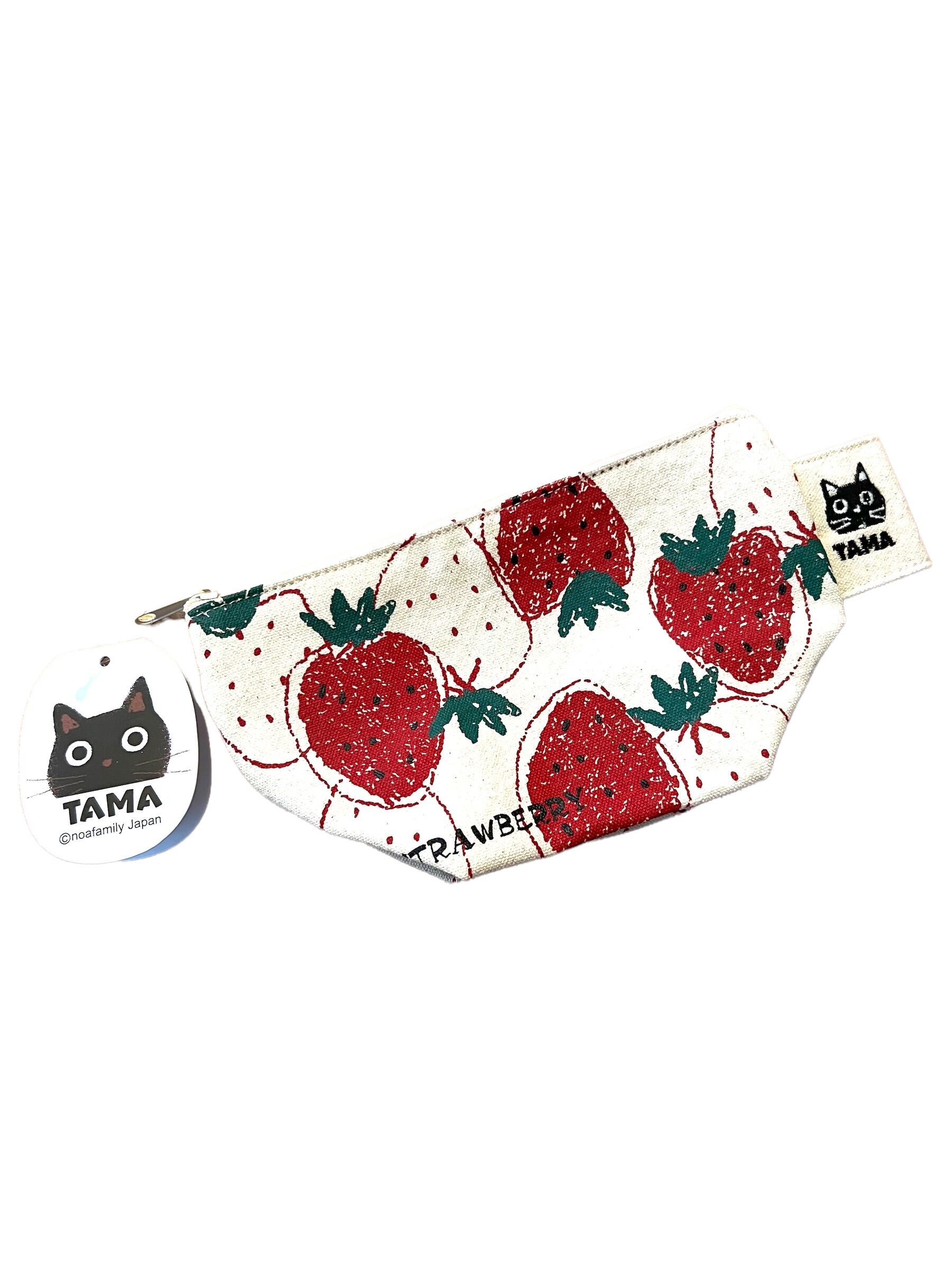 クロネコのたまイチゴ柄ポーチ