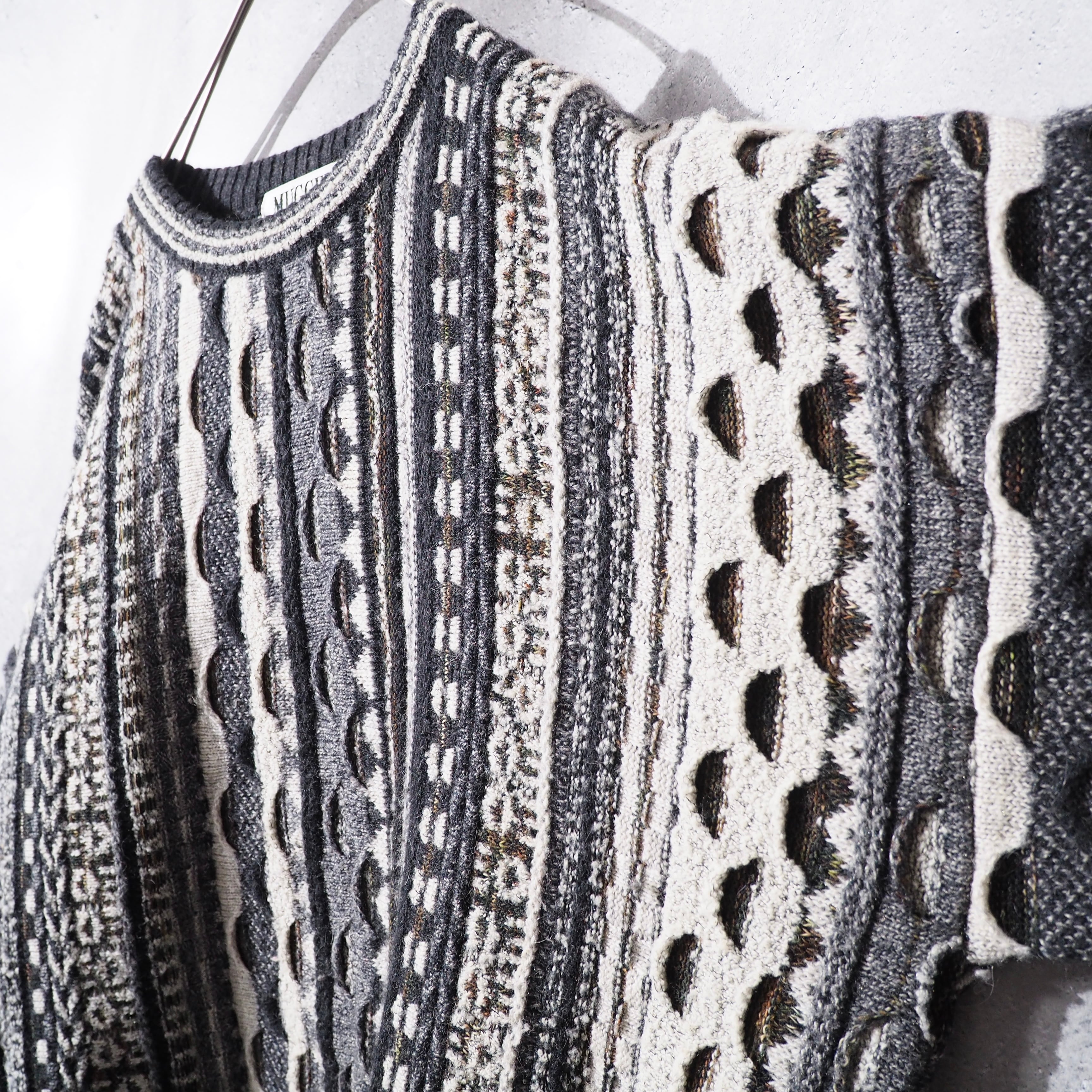 1990s " Made in Italy " Monotone all Over Embbossed vintage loose 3D knit