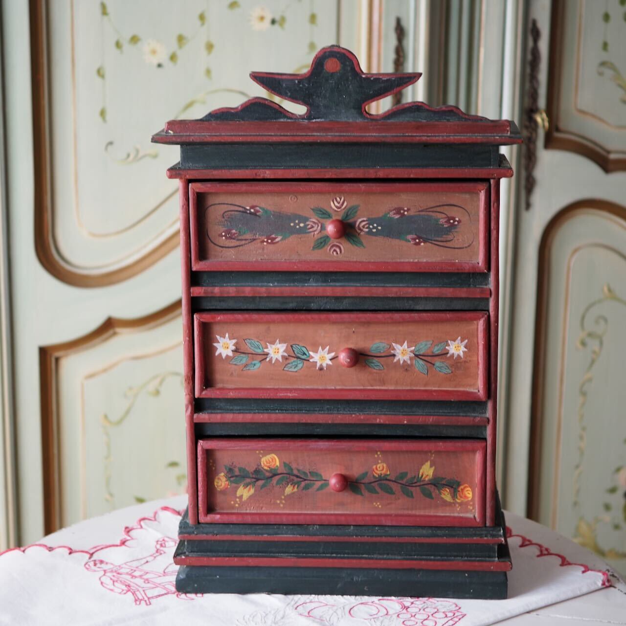 木製スモールキャビネット