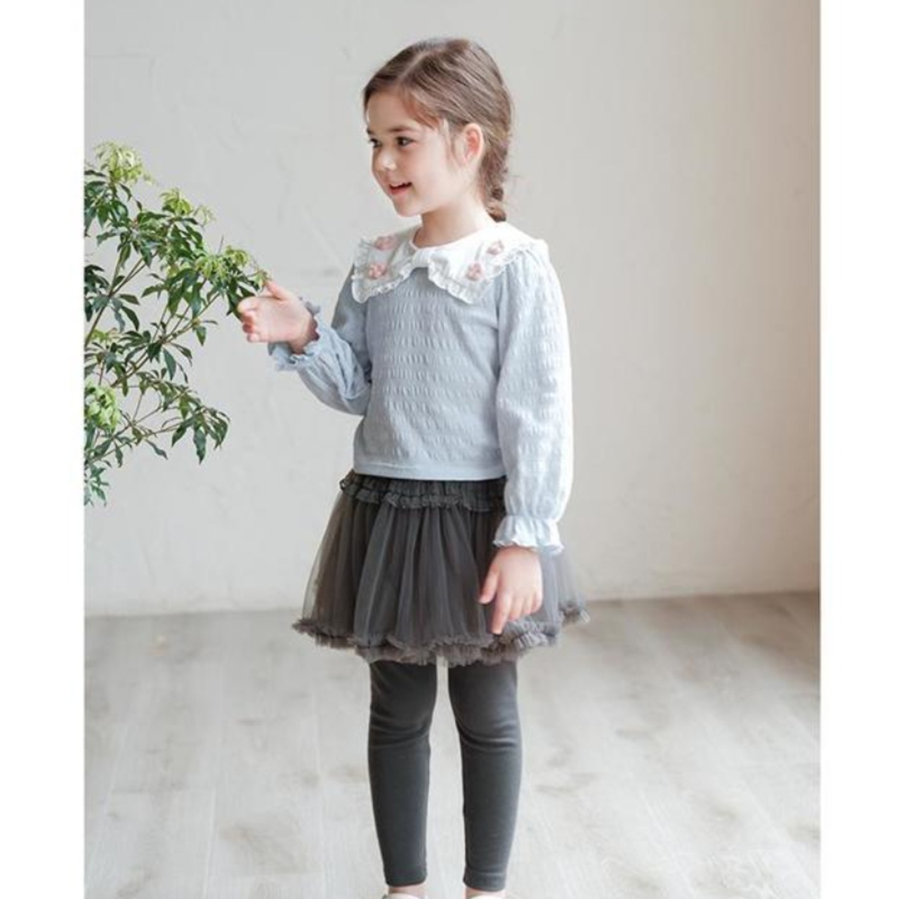 秋花つきタックデザイン長袖Ｔシャツ