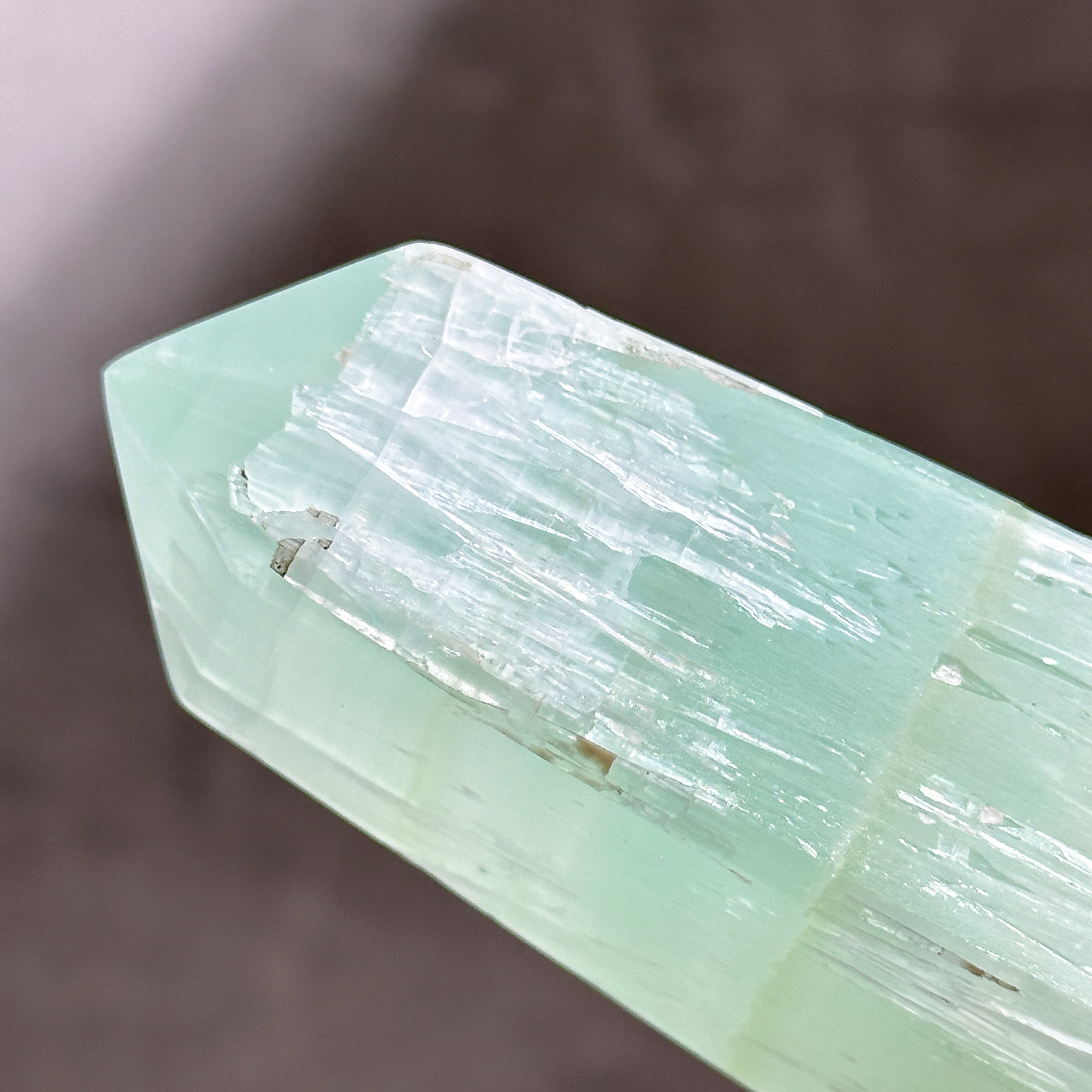 ピスタチオカルサイト タワー41◇ Pistachio Calcite ◇天然石・鉱物