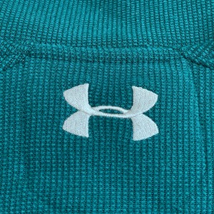 【UNDER ARMOUR】XL ビッグシルエット 刺繍ロゴ バックロゴ ハーフジップ スウェット プルオーバー アンダーアーマー COLD GEAR ディープグリーンUS古着