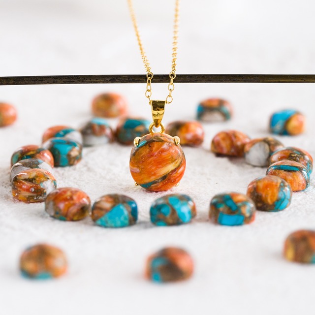 オイスターコッパーターコイズAAA《イシス》神秘の色に魅せられるペンダント12月誕生石♪