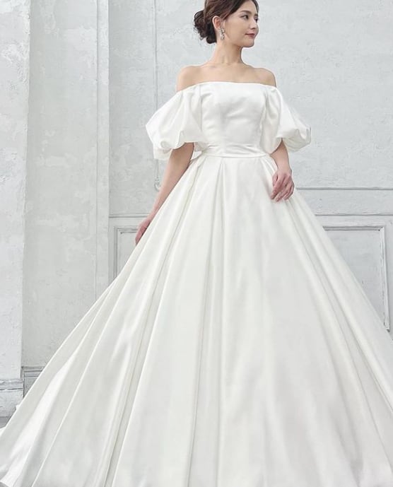エレガント ウエディングドレス 高級イタリアサテン パフスリーブの  