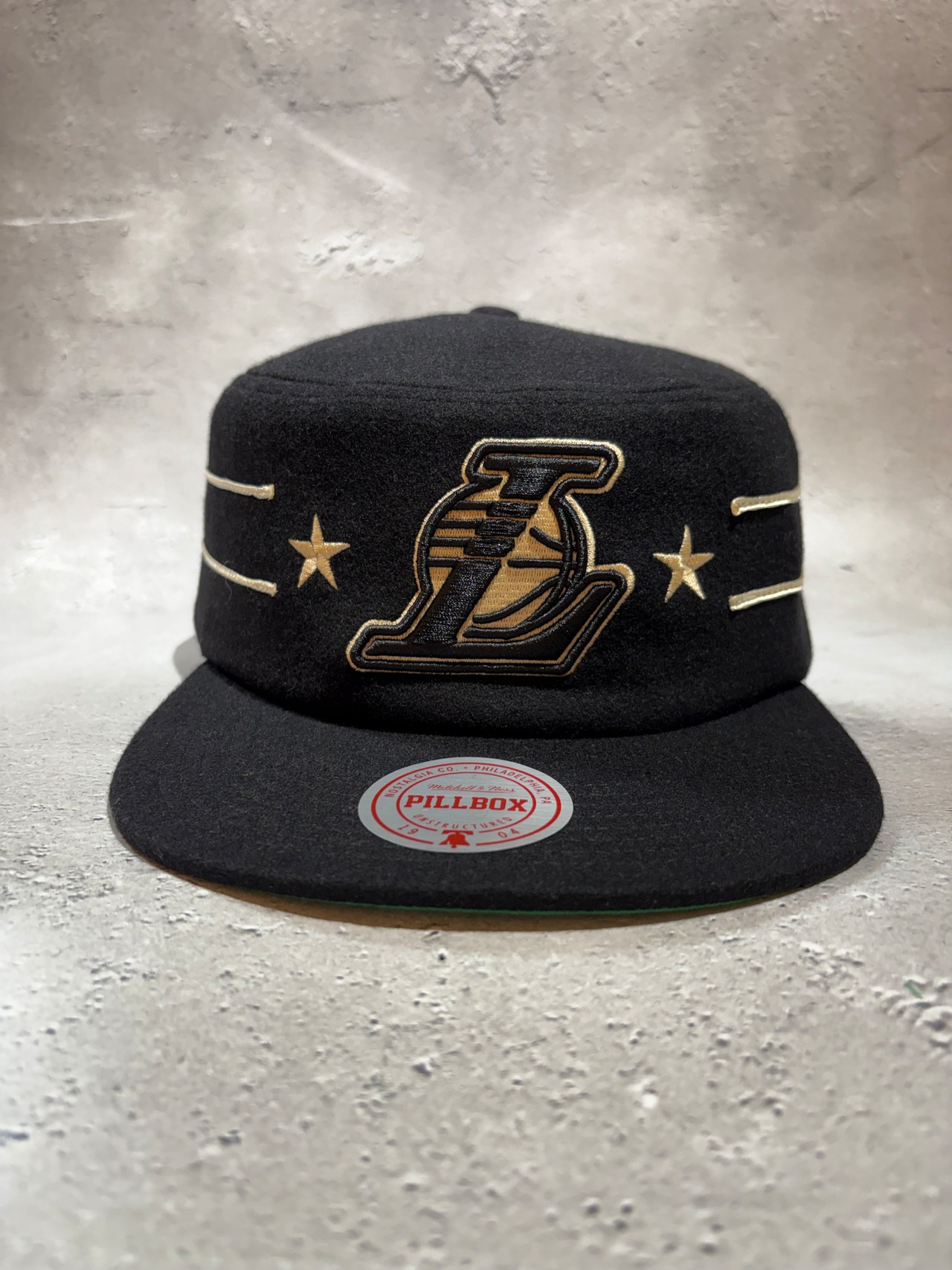 Mitchell＆Ness/ミッチェルアンドネス NBA ロサンゼルス・レイカーズ Retro Roots  ピルボックス キャップ ブラック