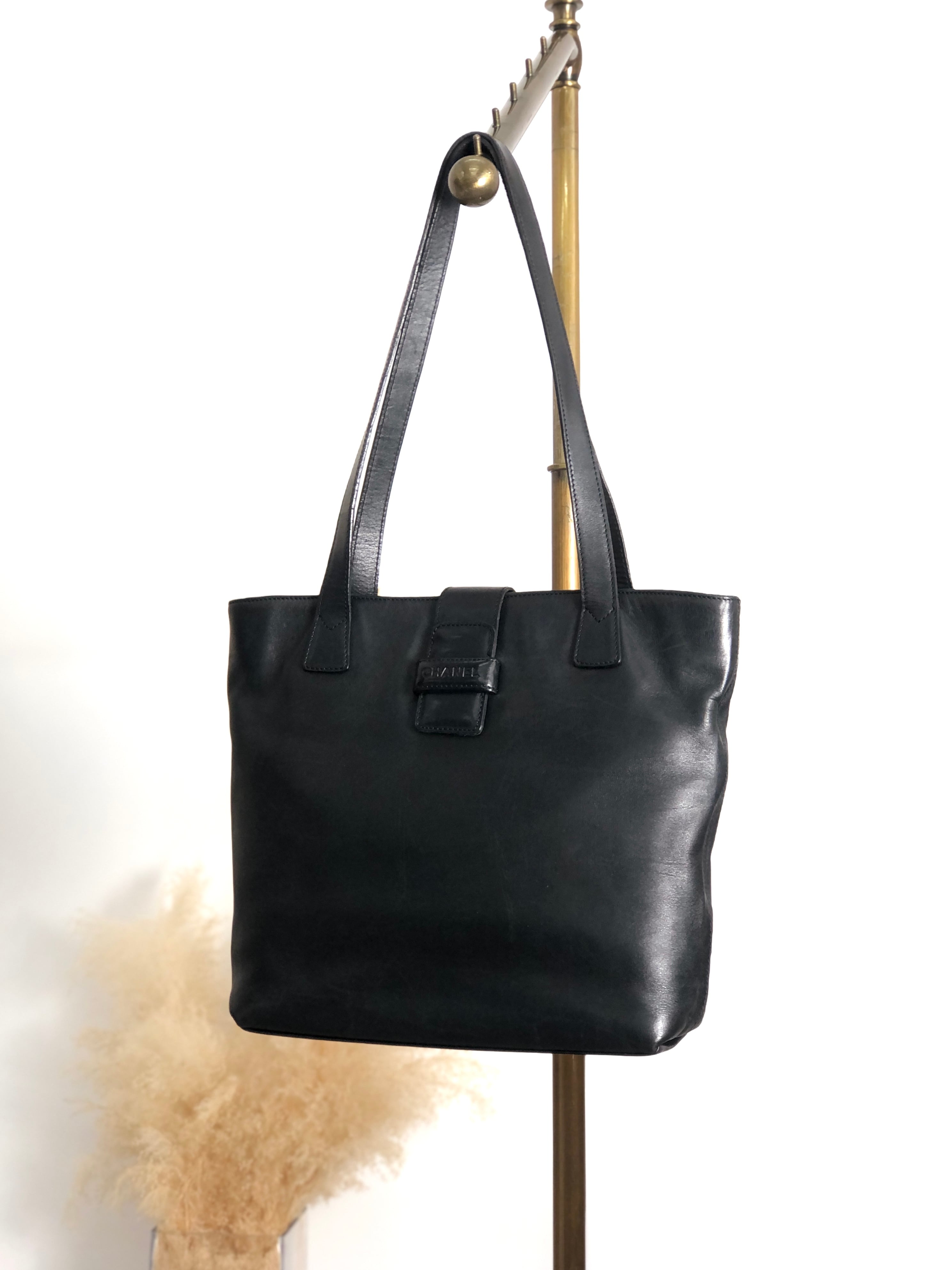 CHANEL シャネル ココマーク キャビアスキン レザー 二つ折り財布