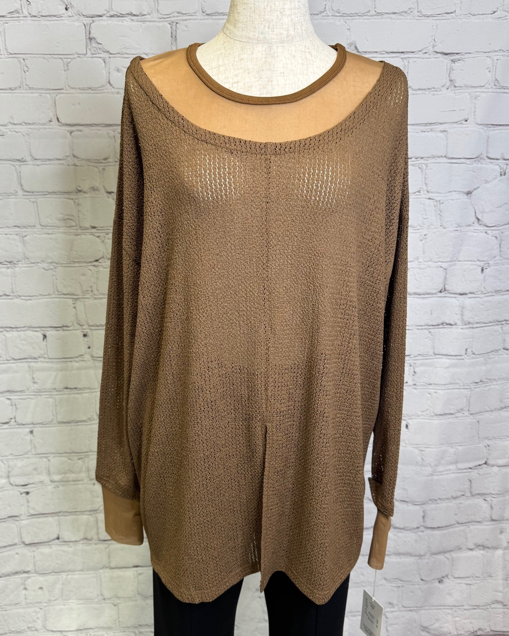 今期新作★CYAN TOKYO チュールコンビフロントスリットTOPS CYAN tokyo/チュールコンビフロントスリットトップス | 20ｰtwentyｰ