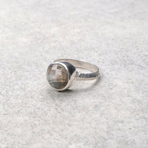 SINGLE STONE NON-ADJUSTABLE RING 095