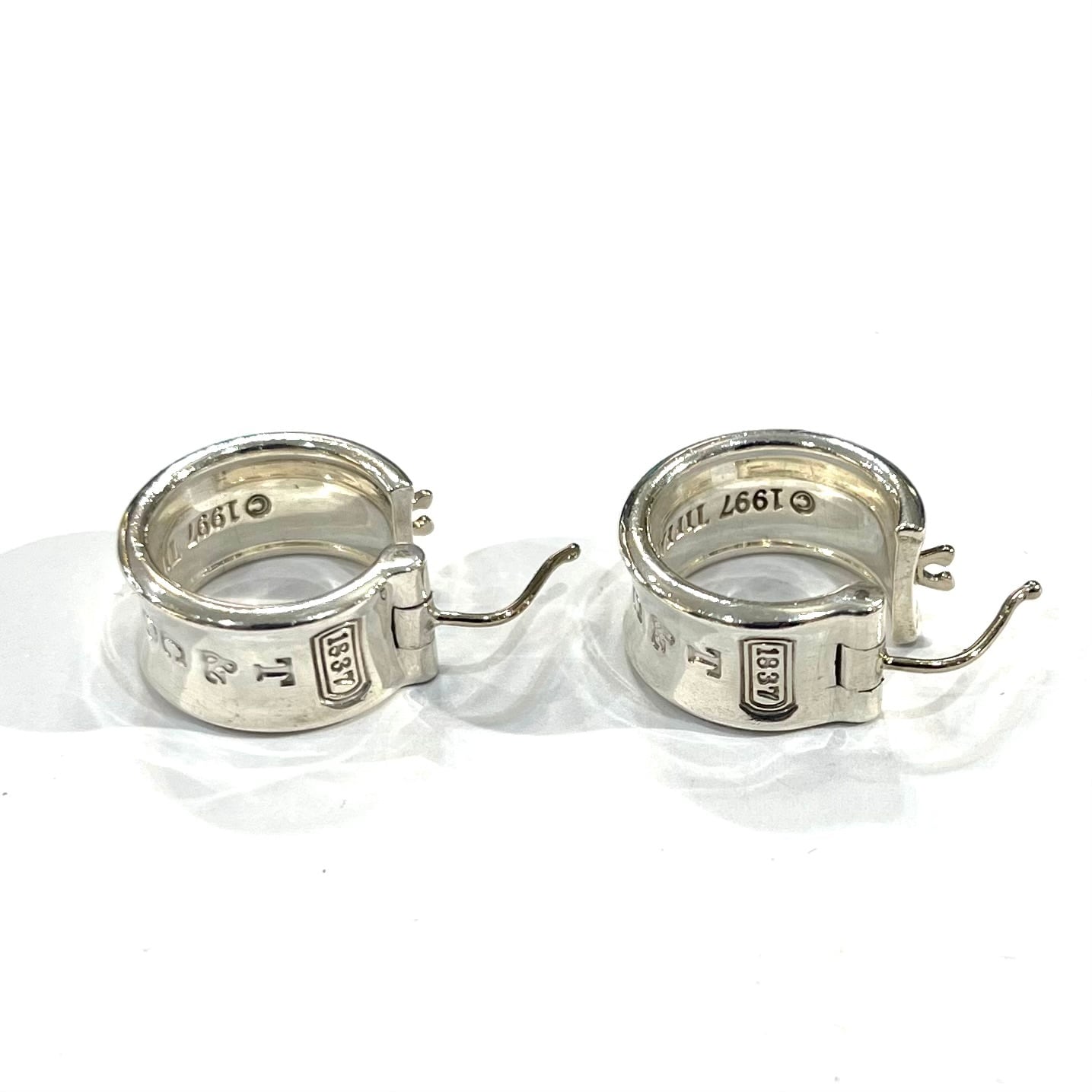希少【TIFFANY&CO.】【ピアス】2635 T&CO SV925／1997刻印／重厚感ある