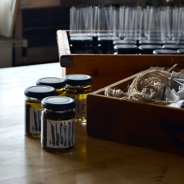 『バーニャオイル（うまっこい）【熟成アスパラガスの旨味調味料】』