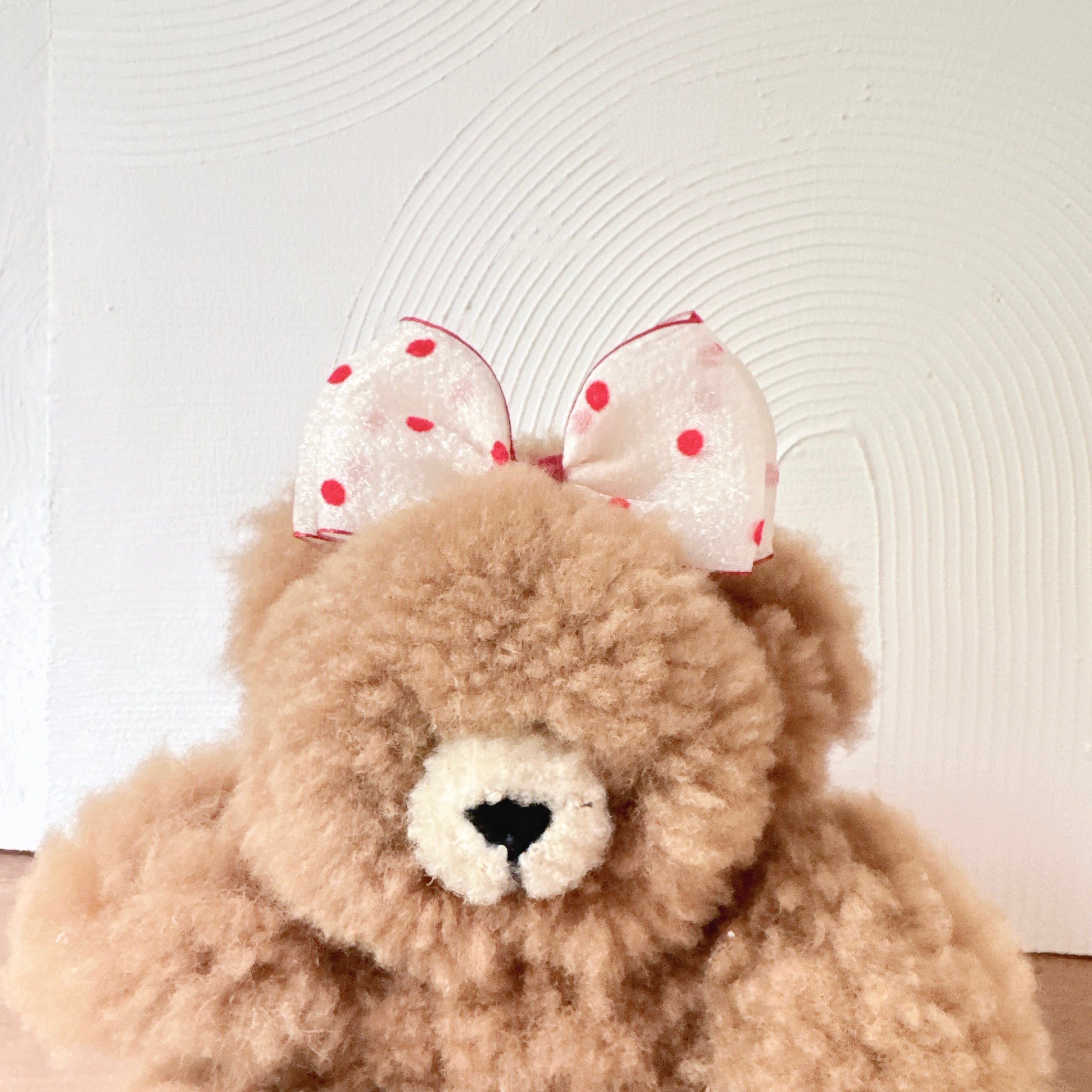 立ってるドットシフォンのヘアバンド