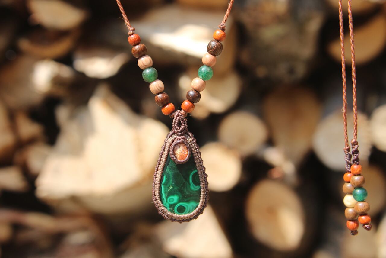 Malachite & Sunstone micro macrame woody pendant