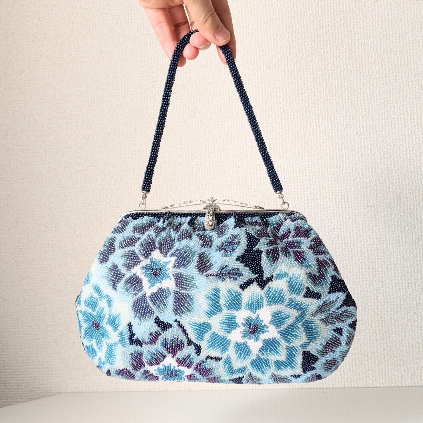 Vintage】ビーズ刺繍バッグ Vintage Beaded Bag 青系 ダリア 花 Vintage】ビーズ刺繍バッグ Vintage Beaded Bag 青系 ダリア 花
