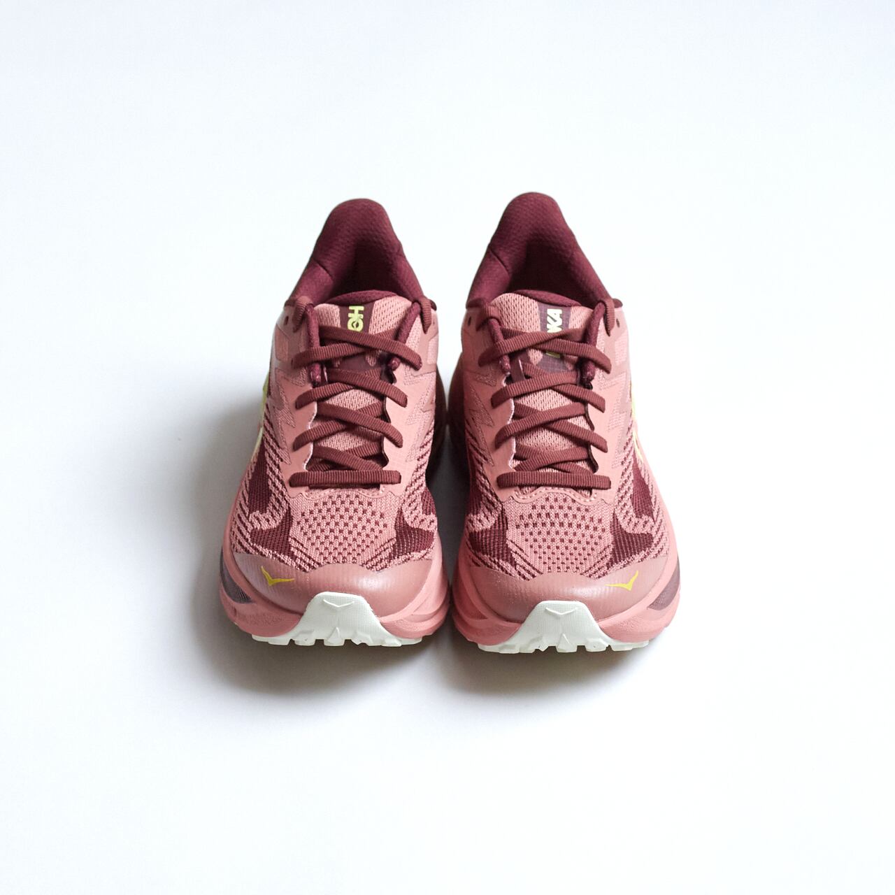 HOKA（ホカ）W CHALLENGER 8 -スタッコ / アスファルト グレー