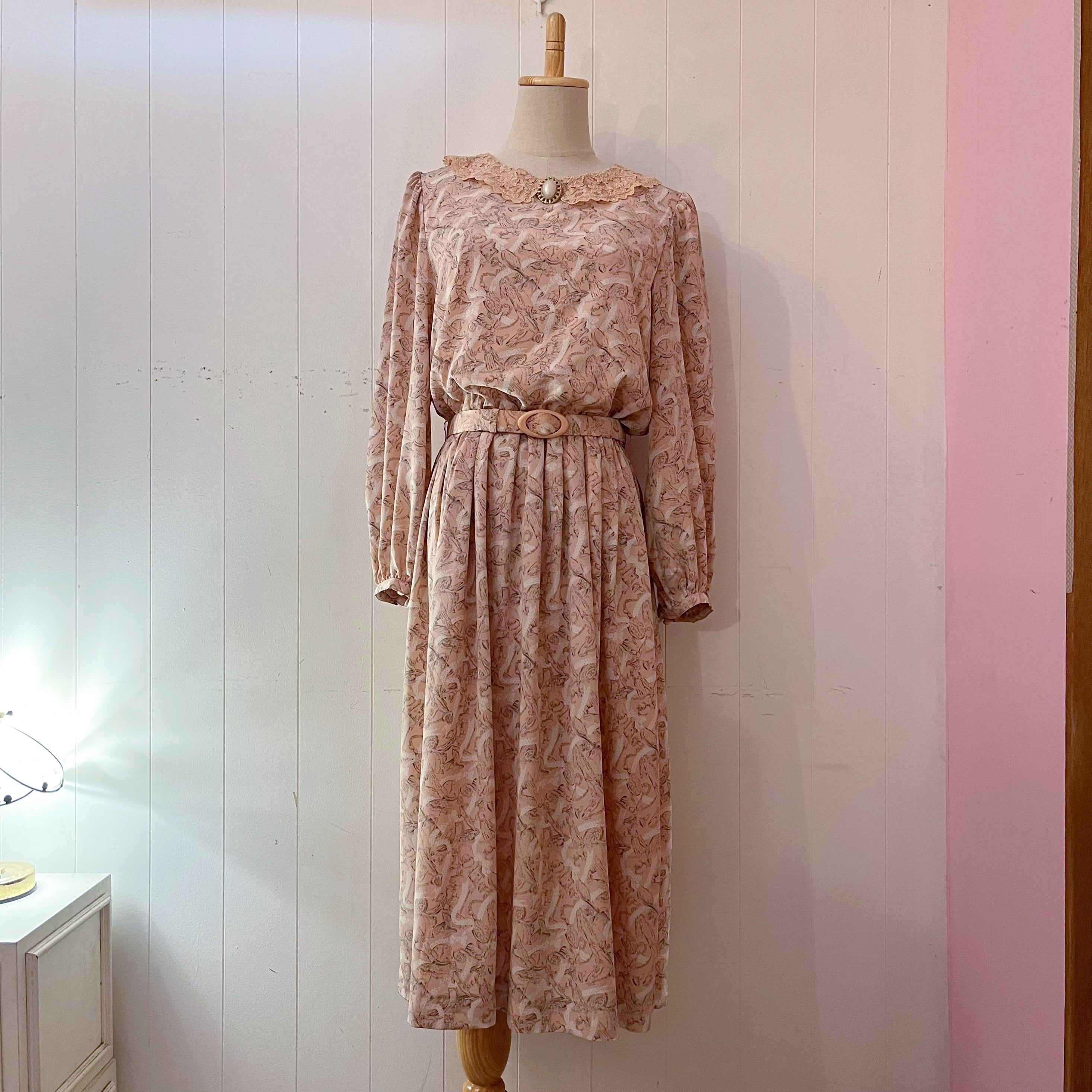 antique paris pattern pearl brooch one-piece