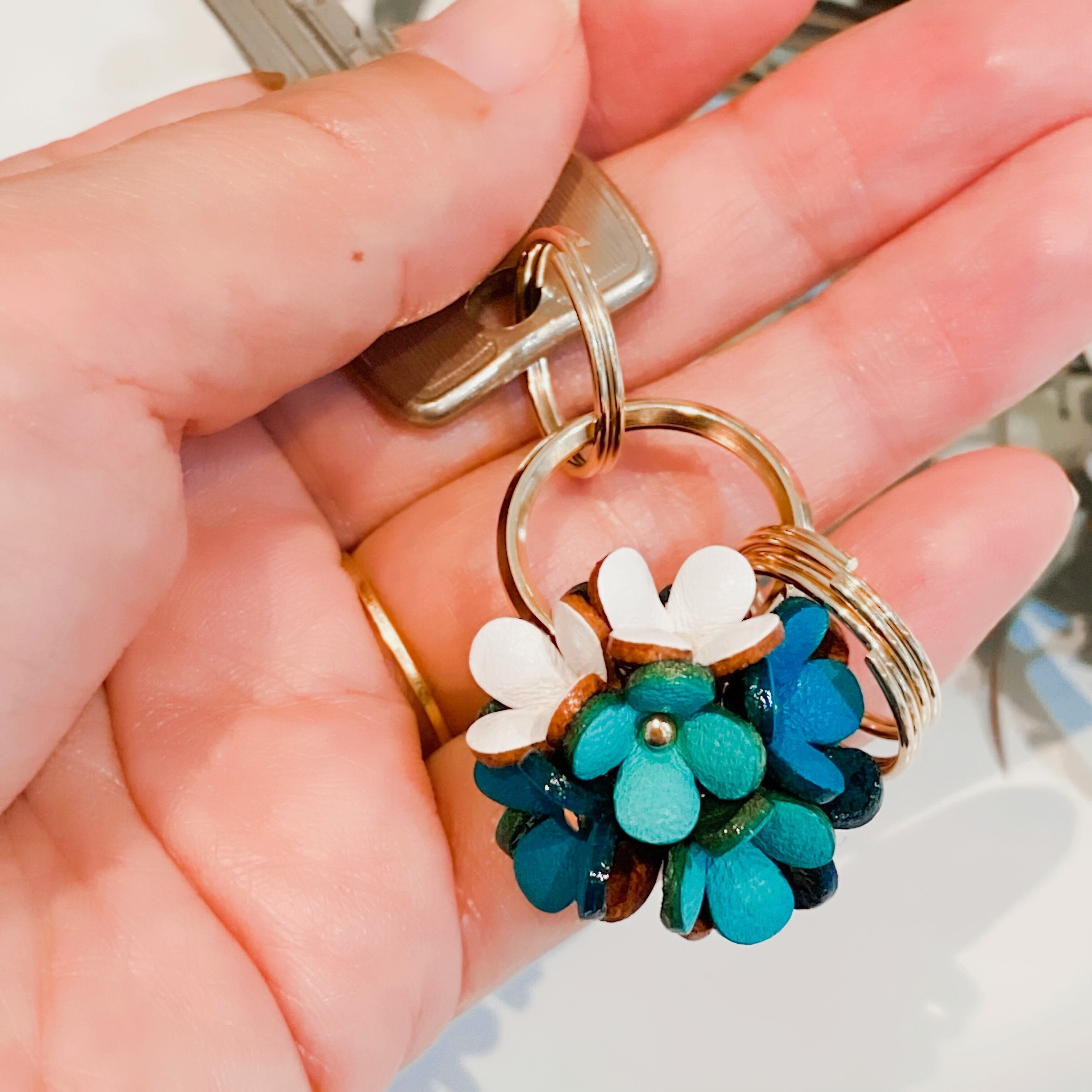 人気商品】カランコエ花のキーホルダー(花色ブルーカラー) | Allamanda