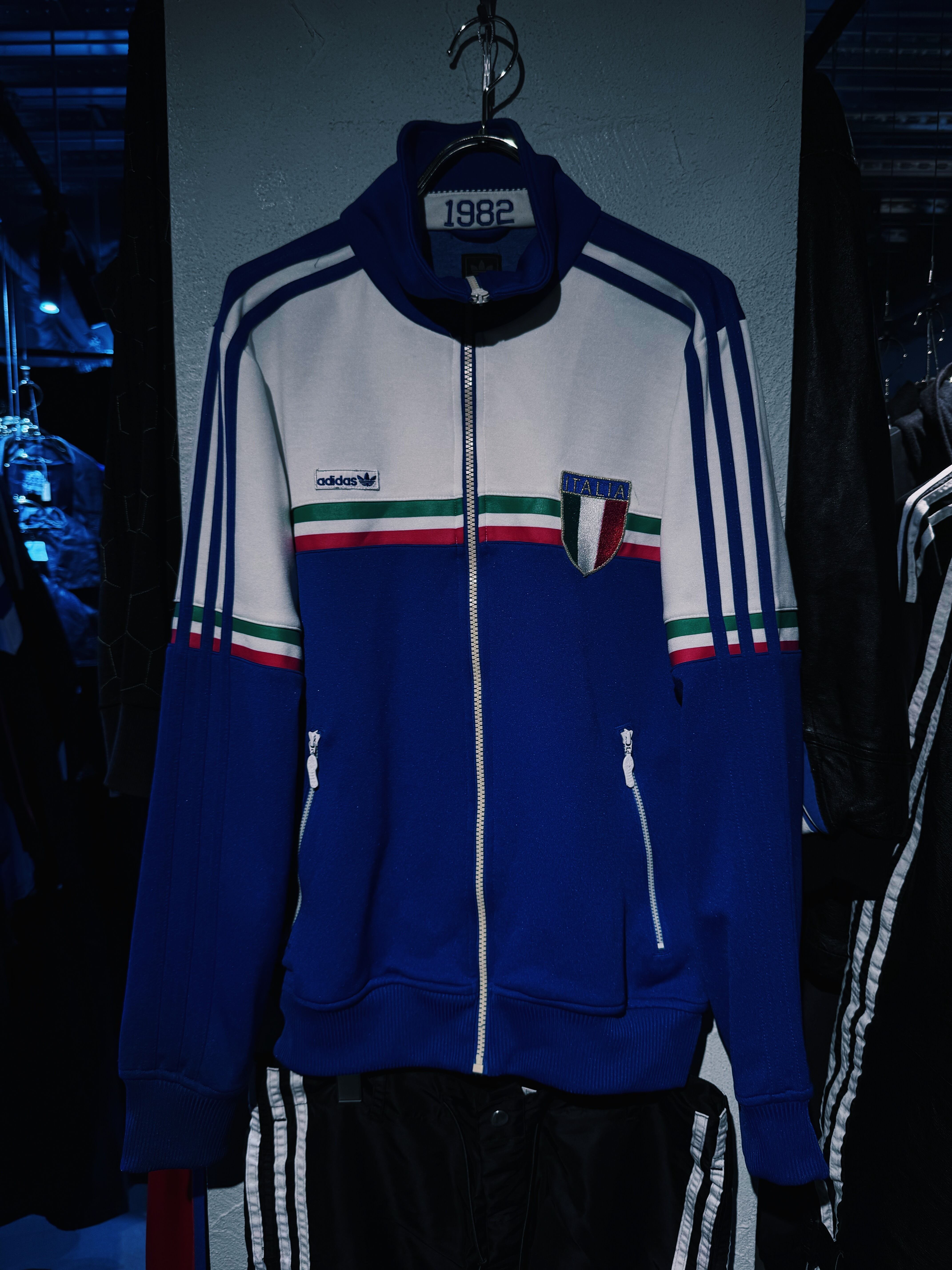 【D4C】90's vintage "ADIDAS Originals" ITALIA team logo stand neck track jacket