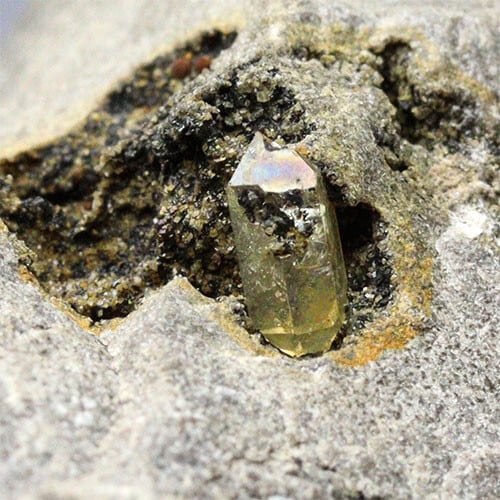 ハーキマーダイヤモンド 母岩付き原石 ニューヨーク州ハーキマー地区産