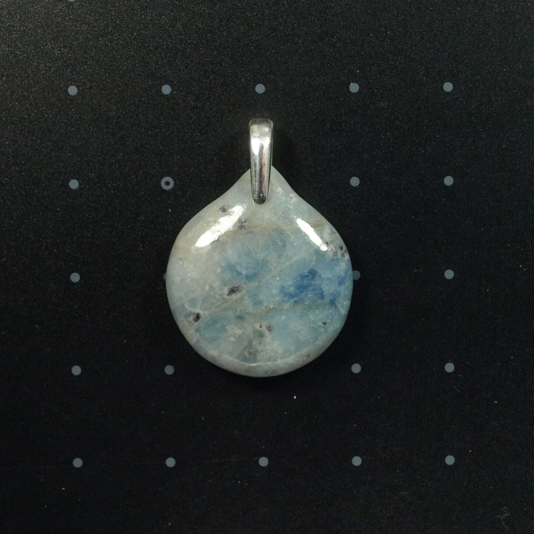 糸魚川 青翡翠 しずくペンダントトップ コン沢産 4.9g | URUWA