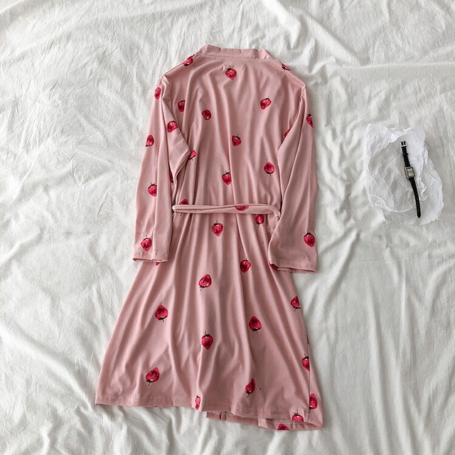 パジャマ レディース ルームウェア 部屋着 ナイトウェア トップス パンツ ゆったり 春秋 春 秋 韓国ファッション オルチャン 上下セット セット 長袖 大人可愛い 大人女子 かわいい おしゃれ シンプル セクシー 大人女子 色っぽ おしゃれ エレガント 上品 Roomwalaa