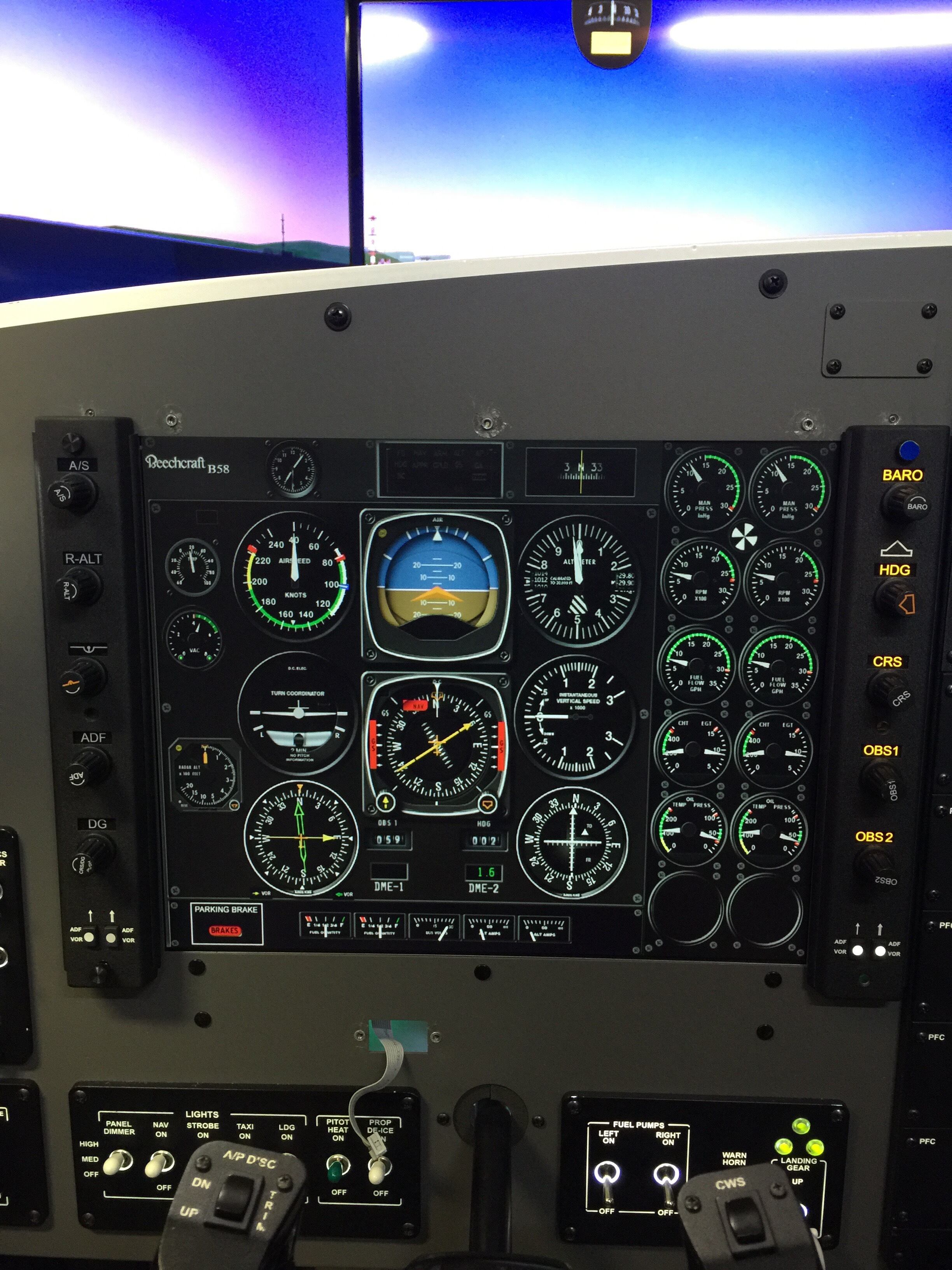 30分 沖縄 北谷でフライトシミュレーター体験 模擬訓練 北谷フライトシミュレーターサロン 沖縄 Fsoパイロット留学アカデミー パイロットショップ