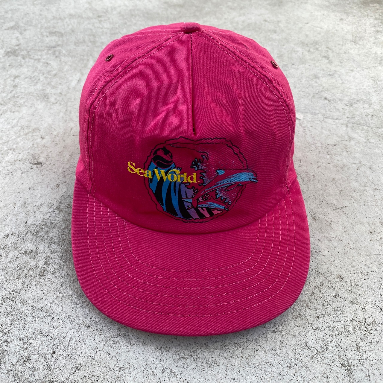 90s SeaWorld SOUVENIR CAP MADE IN USA - HOT PINK