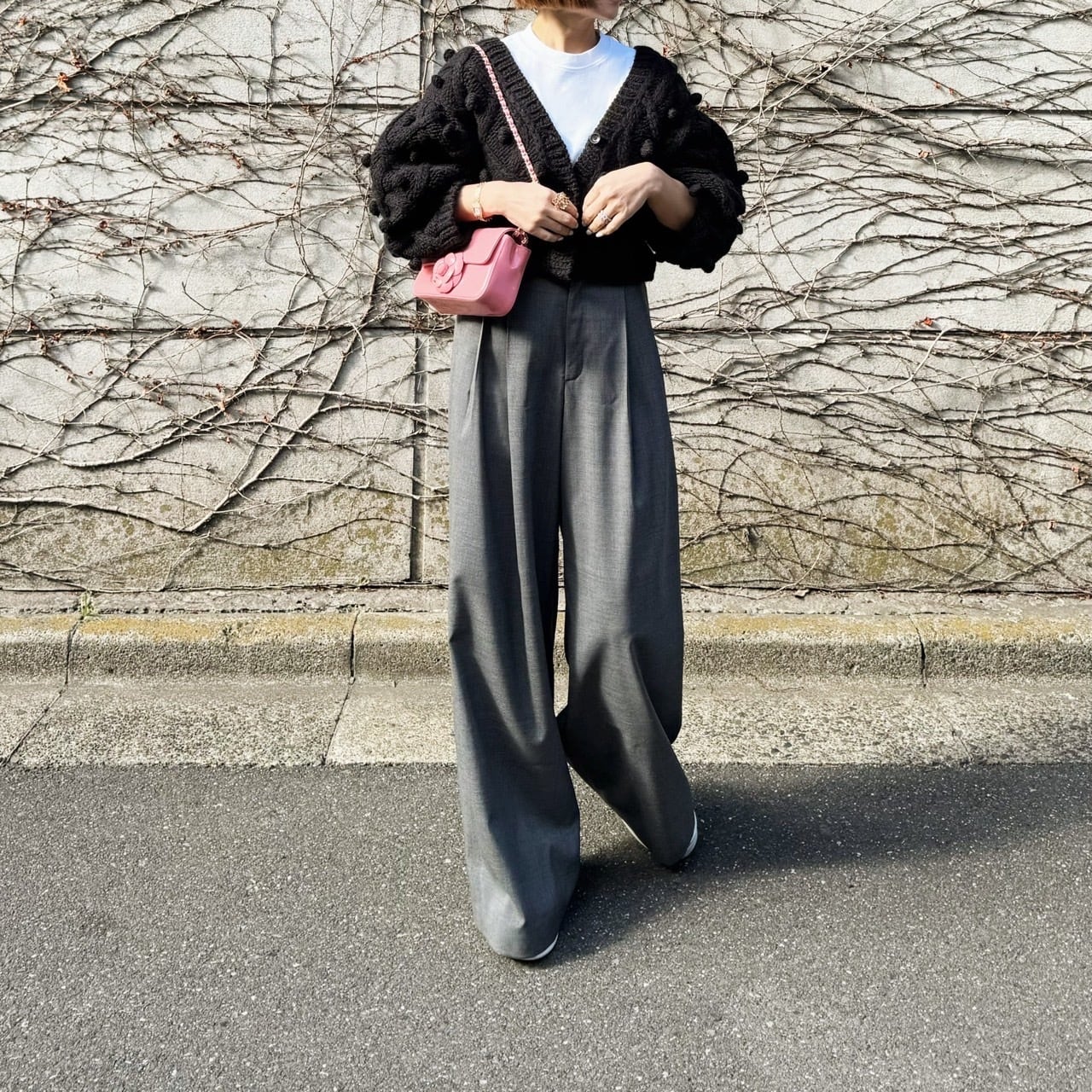 手編みポンポンカーディガン Florent ブラック | Cygne 