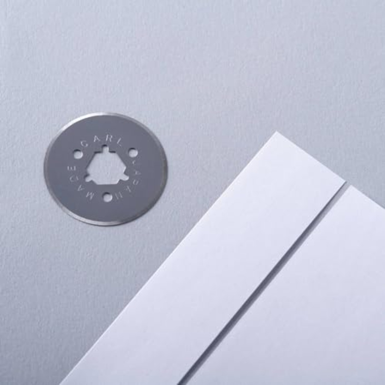 カール事務器(CARL) 裁断機 ペーパーカッター 替刃 日本製 丸刃 DCC-28