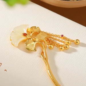 イチョウの葉のかんざし - 秋の風情を感じさせるデザイン　K196