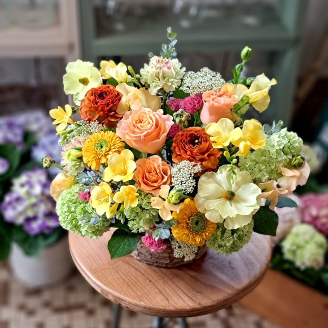 アレンジメント【Mサイズ】 | フラワーショップブルジョン｜倶知安のお