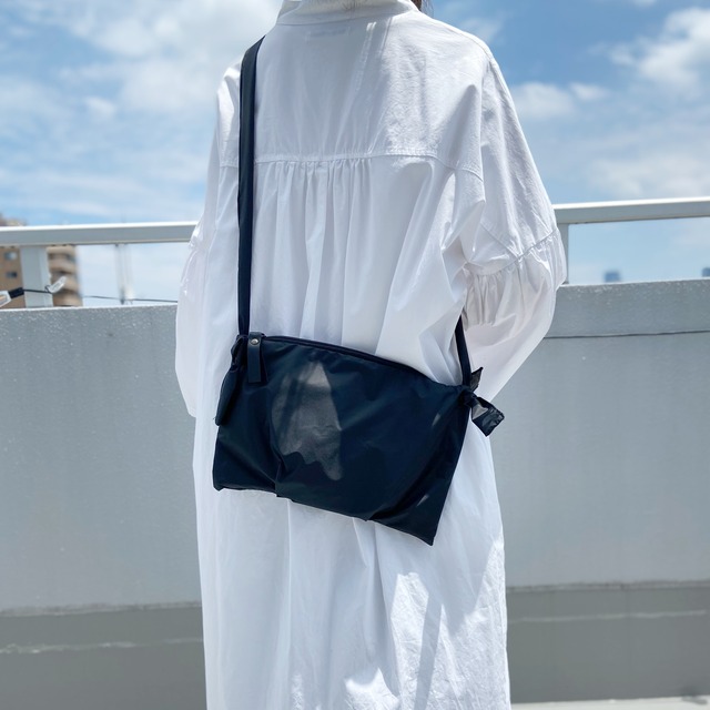 ショルダーや斜めがけも！選べる4色　ふんわり軽量＊撥水ナイロンポシェット＊レジャー・フェスに