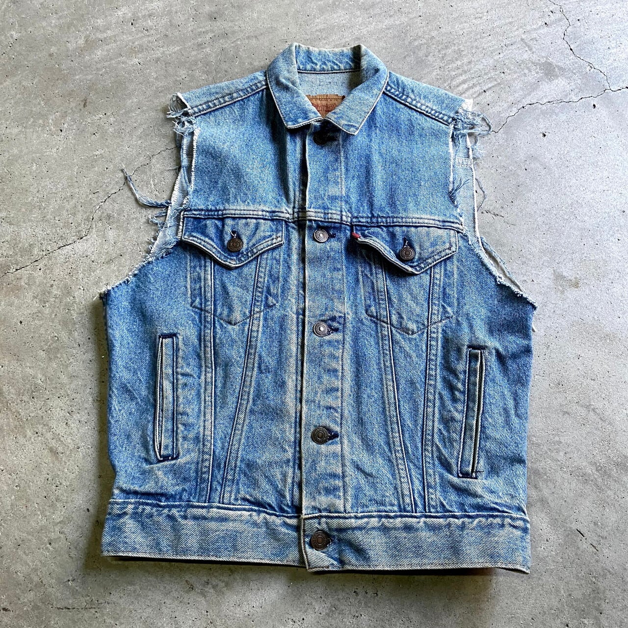 80年代 ヴィンテージ リーバイス 0214 カットオフ デニムジャケット デニムベスト レディースm 古着 80s Levi S ヴィンテージ ビンテージ トラッカージャケット デニムジャケット ベスト Ws22 15 Cave 古着屋 公式 古着通販サイト