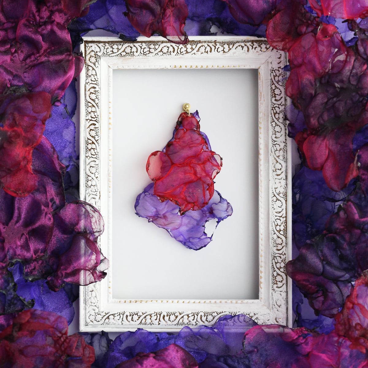 魅惑の炎 no,1｜赤と紫のゆれるアートピアス