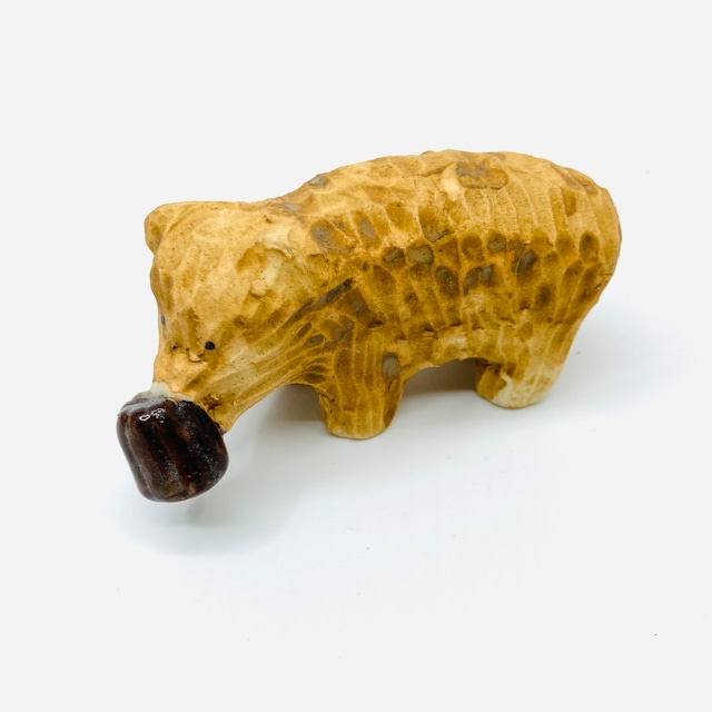木彫り熊（カヌレ）の置き物 / すずきたまみ / 陶芸作品