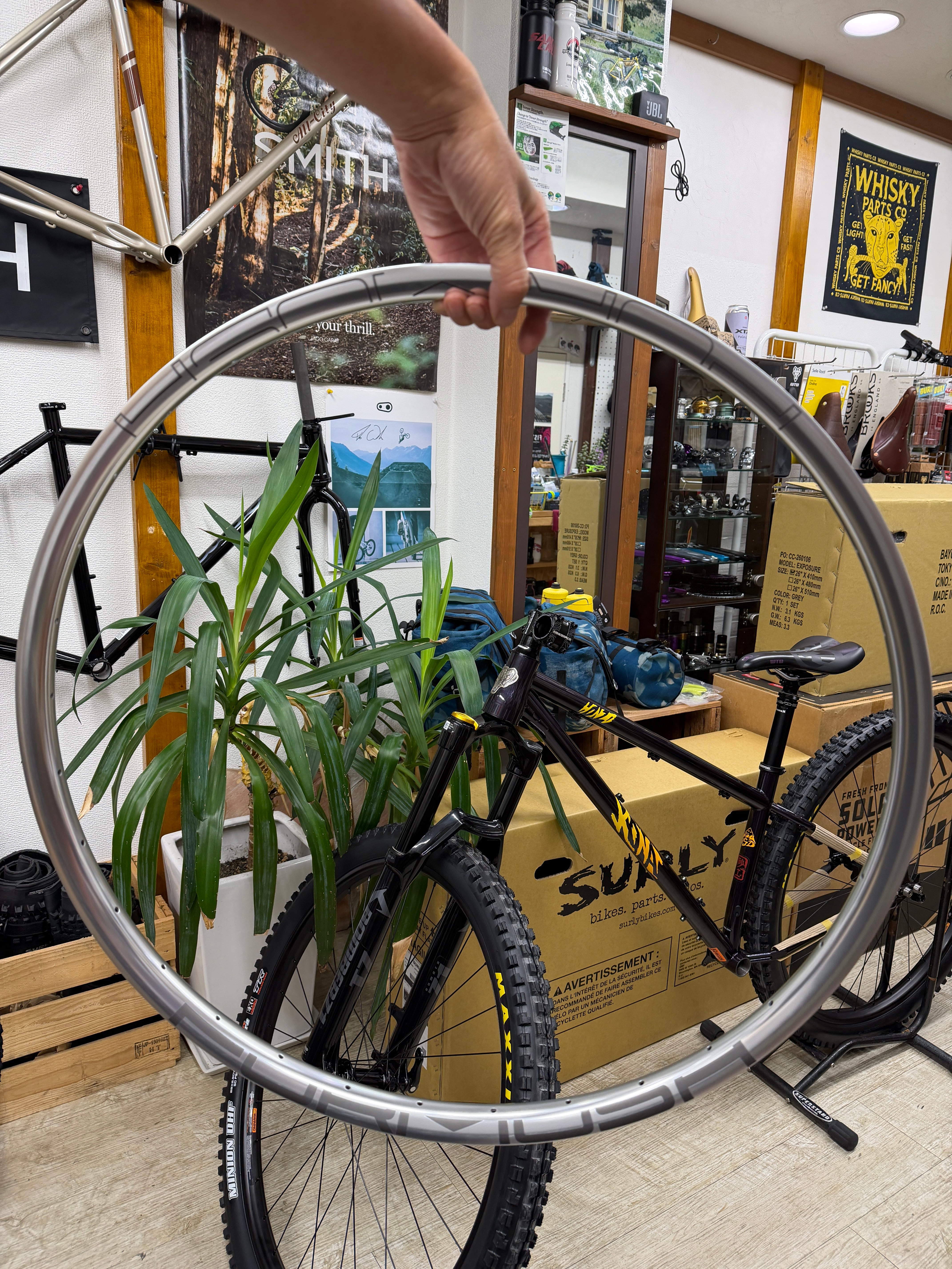 SURLY サーリー / 8-PACK FRONT RACK Black（旧モデル） | Snatch Cycles