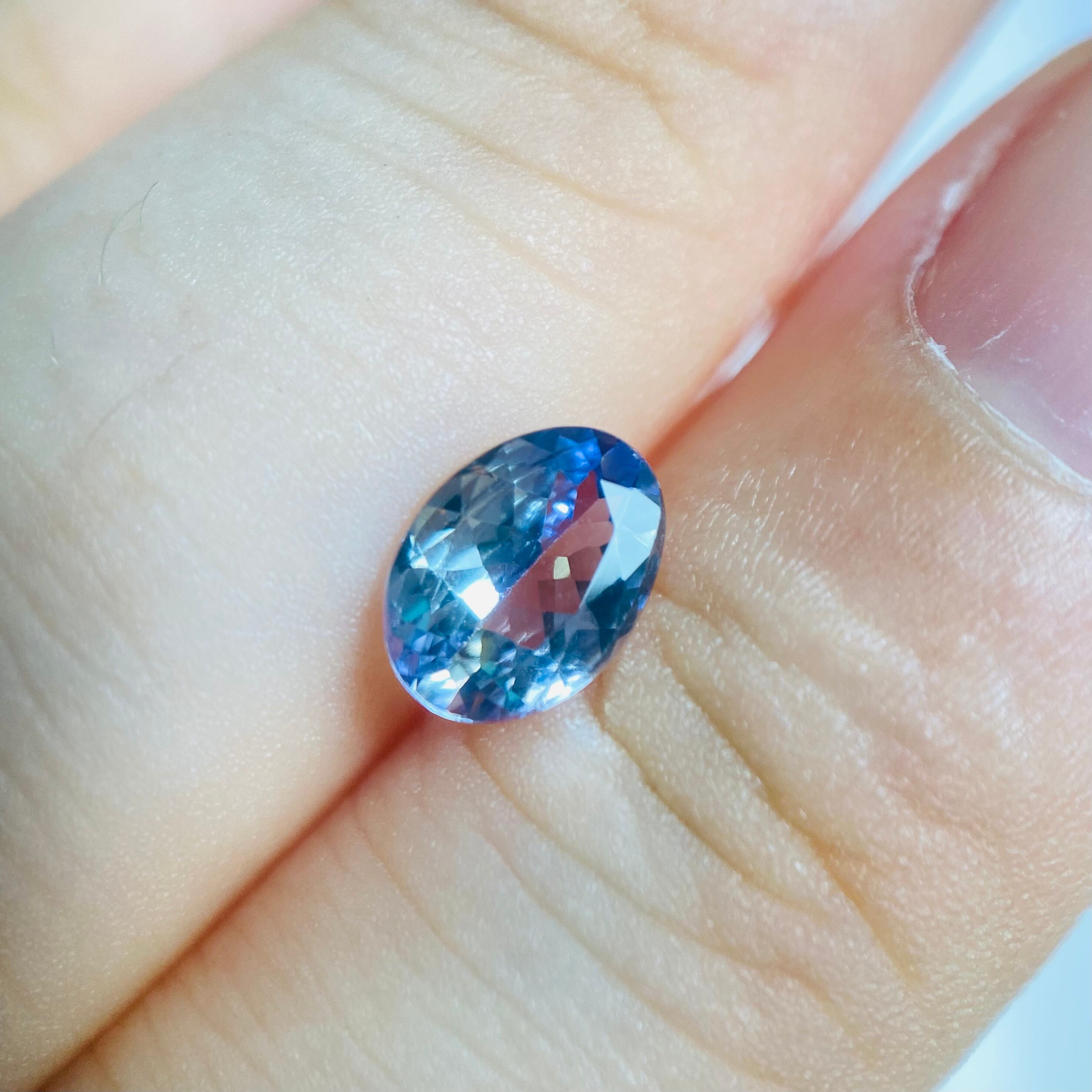 夏に凛と咲く花 バイカラーゾイサイト