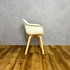 MAGIS SUBSTANCE armchair SD5020a 日本仕様 plywood legs natural × white マジス サブスタンス アームチェア レッグス ナチュラル × ホワイト デザイナーズ家具 保証あり【未使用品】【250サイズ】