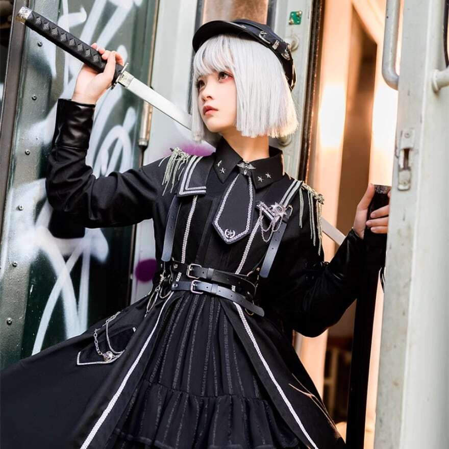 ミリタリーロリータ 軍服ワンピース 長袖×徽章×レイヤード｜WithU