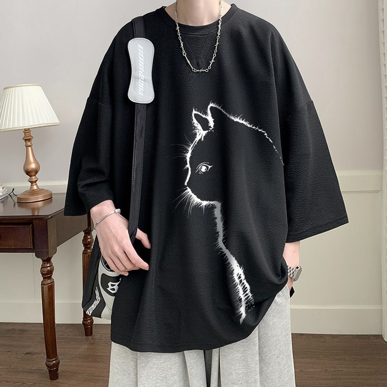 Oversized 3/4-sleeve T-shirt with cat design(MT1612)