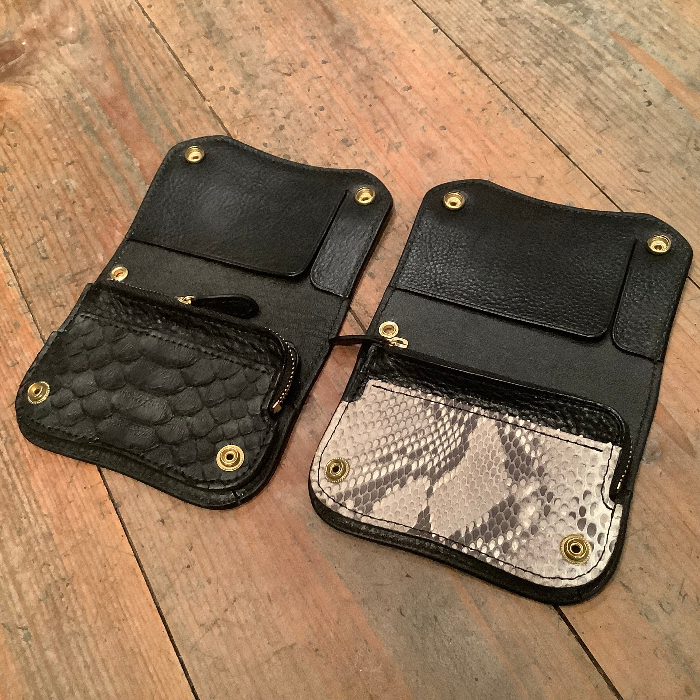 Groover Leather グルーバーレザー short trackerwallet custom Python