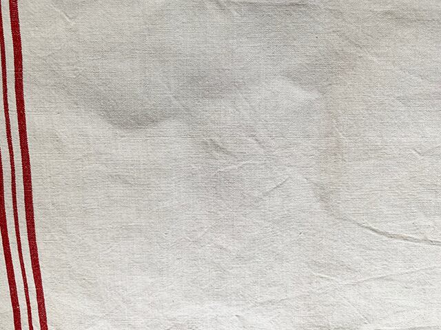 シンプルさが素敵で少し大きめの赤ラインYM刺繍入りリネンクロス *フレンチアンティーク