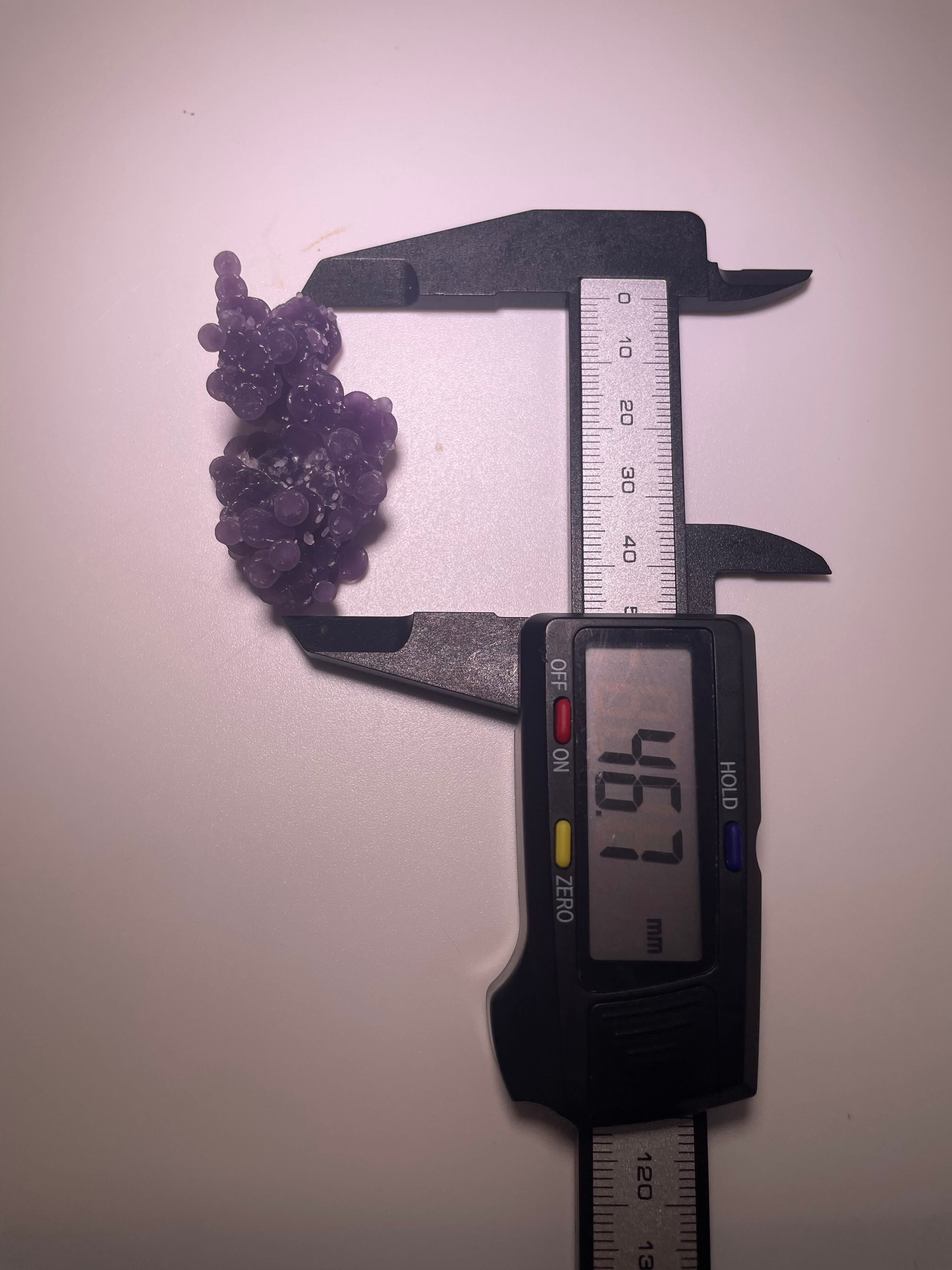 インドネシア産グレープアゲート(カルセドニー)縦46.7mm×横最大26.7mm