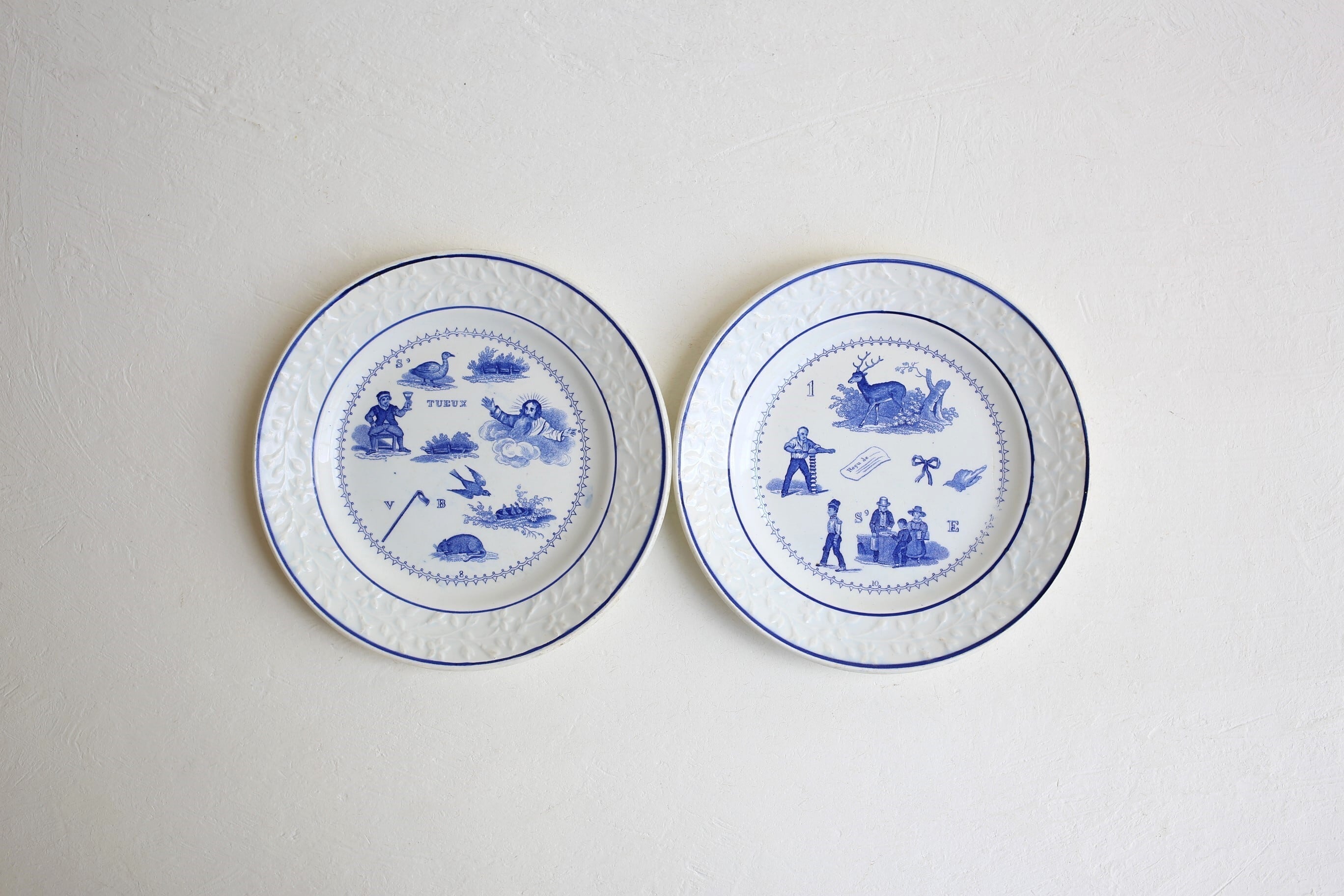 フランス アンティーク Choisy le Roi ショワジールロワ 「Rébus≒判じ絵」プレート N-05385