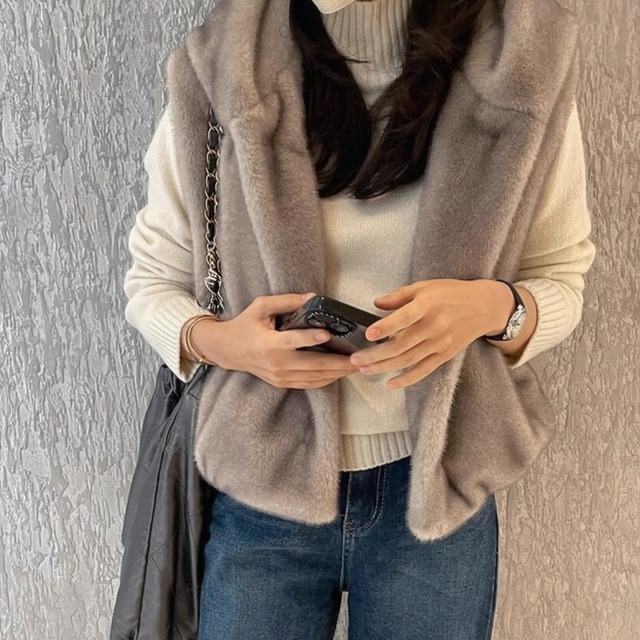 フェイクファーフードベスト　2color　N00243