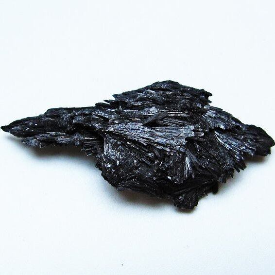 ブラック カイヤナイト 原石 一点物 171-7510