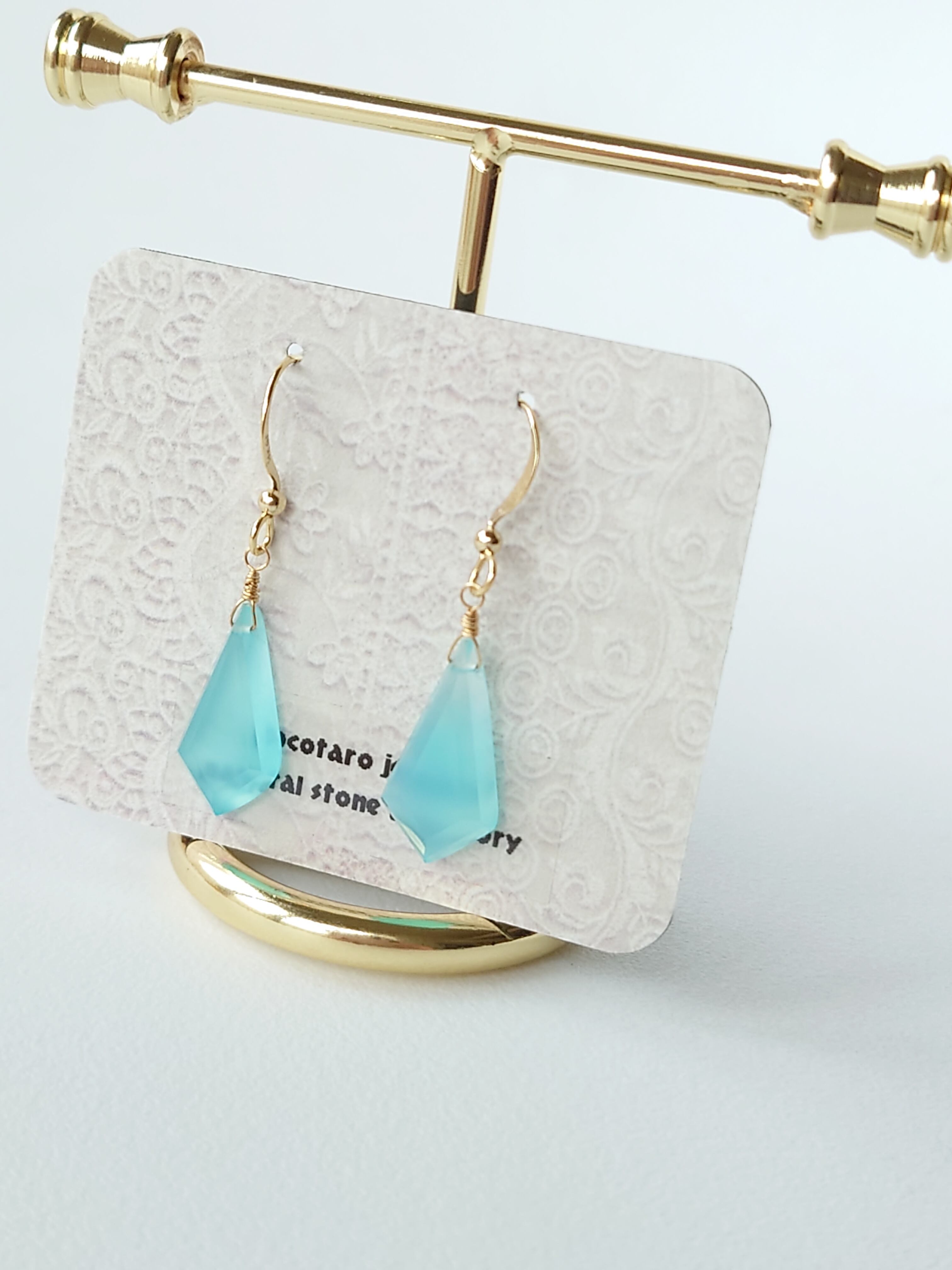 No.1028-E　天然石カルセドニー☆ミニ☆ピアス・イヤリング 海のピアス 天然石ブルーカルセドニー イヤリング | pocotaro jewelry