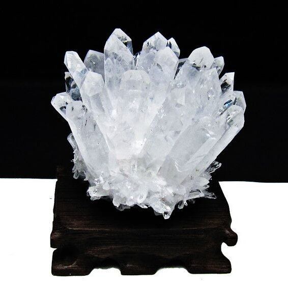 水晶 クラスター 水晶 原石 台座付属 一点物 182-8322