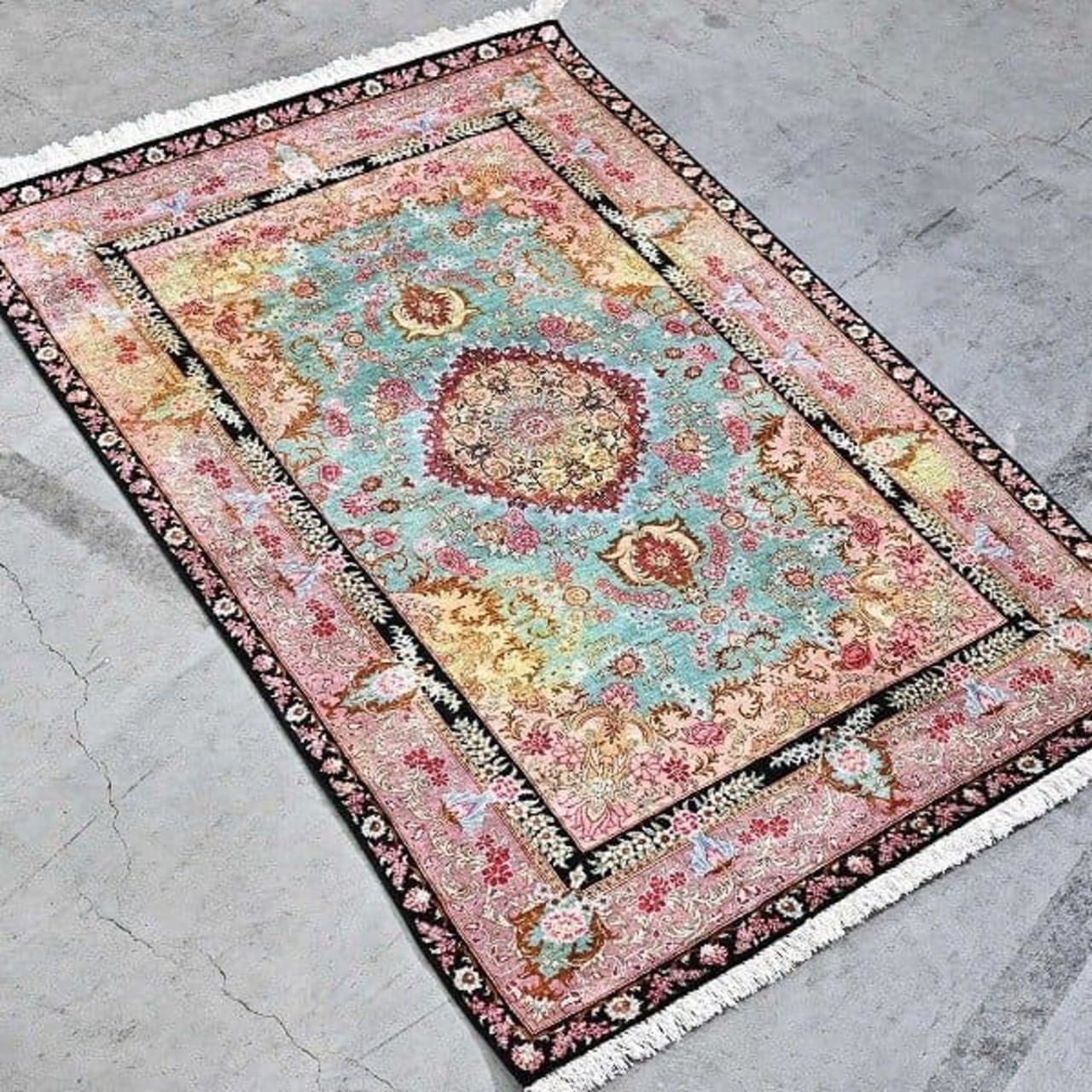 クリーニング済み イラン製 ペルシャ絨毯 クム産 手織り シルク ピンク カーペット ラグ 絨毯 敷物【 中古家具/中古インテリア/USED家具ユーズド家具/リサイクル】