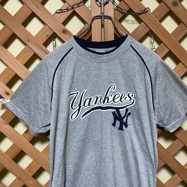 メジャーリーグベースボール　ニューヨークヤンキース　tシャツ グレー　NY | LUCKY BASE 古着屋 powered by BASE